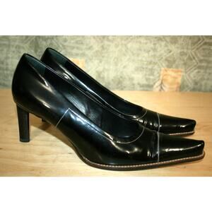Prada Black Patent Leather Pumps 38.5 / 8